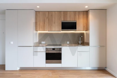 Apartamento T4 para Venda em Santo António dos Cavaleiros e Frielas