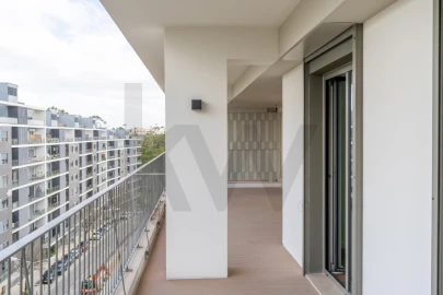 Apartamento T4 para Venda em Santo António dos Cavaleiros e Frielas