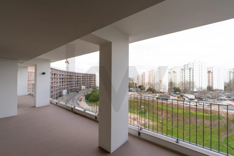 Apartamento T4 para Venda em Santo António dos Cavaleiros e Frielas Foto 28