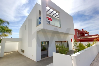 Moradia T4 para Venda em Lagos (São Sebastião e Santa Maria)