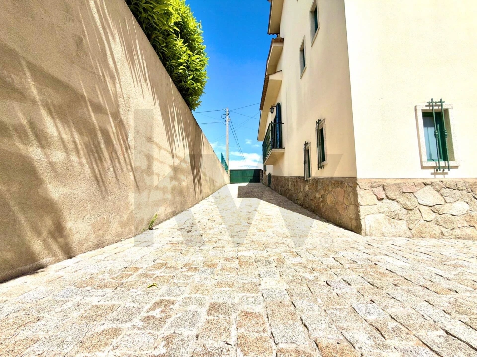 Moradia T3 para Venda em Três Povos Foto 60