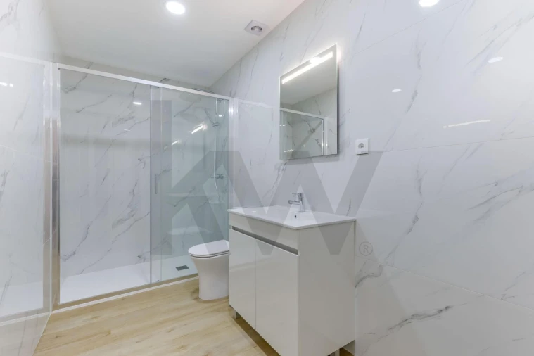 Apartamento T1 para Venda em Campanhã Foto 3