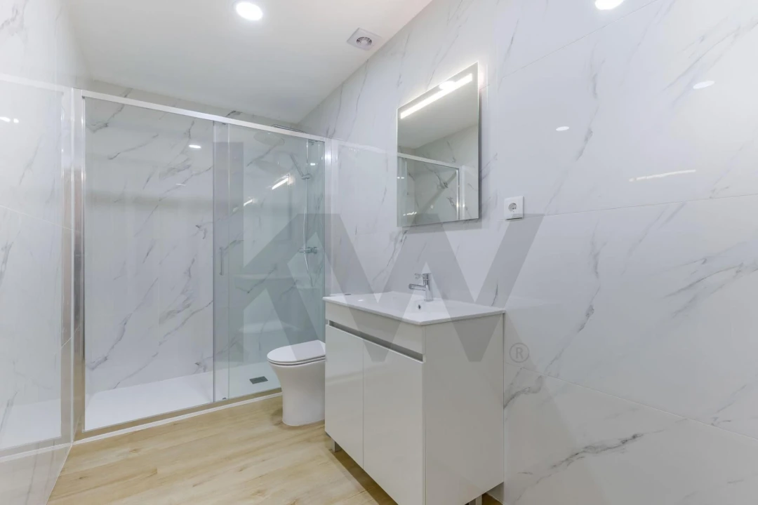 Apartamento T1 para Venda em Campanhã Foto 3