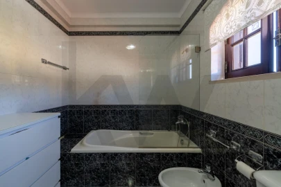 Moradia T5 para Venda em Moita