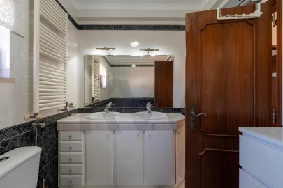 Moradia T5 para Venda em Moita