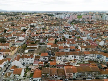 Moradia T1 para Venda em Baixa da Banheira e Vale da Amoreira