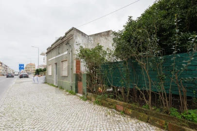 Moradia T1 para Venda em Baixa da Banheira e Vale da Amoreira