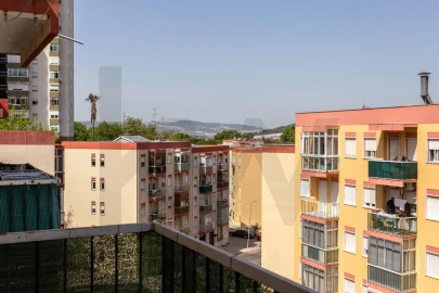 Apartamento T2 para Venda em Santo António dos Cavaleiros e Frielas