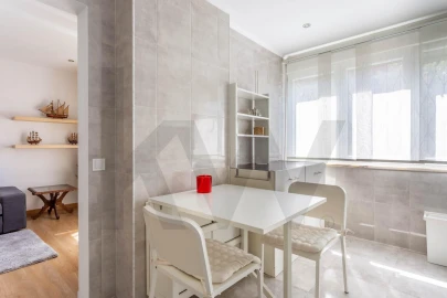 Apartamento T2 para Venda em Santo António dos Cavaleiros e Frielas