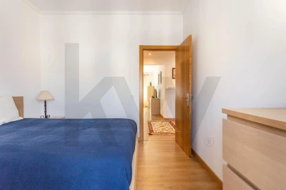Apartamento T2 para Venda em Santo António dos Cavaleiros e Frielas