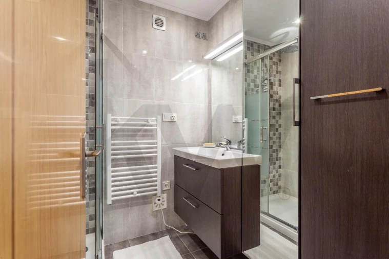 Apartamento T2 para Venda em Santo António dos Cavaleiros e Frielas Foto 10