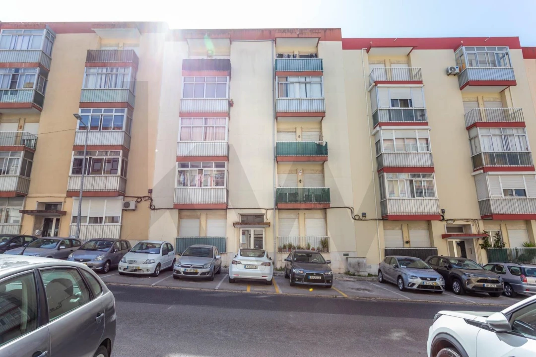 Apartamento T2 para Venda em Santo António dos Cavaleiros e Frielas Foto 17