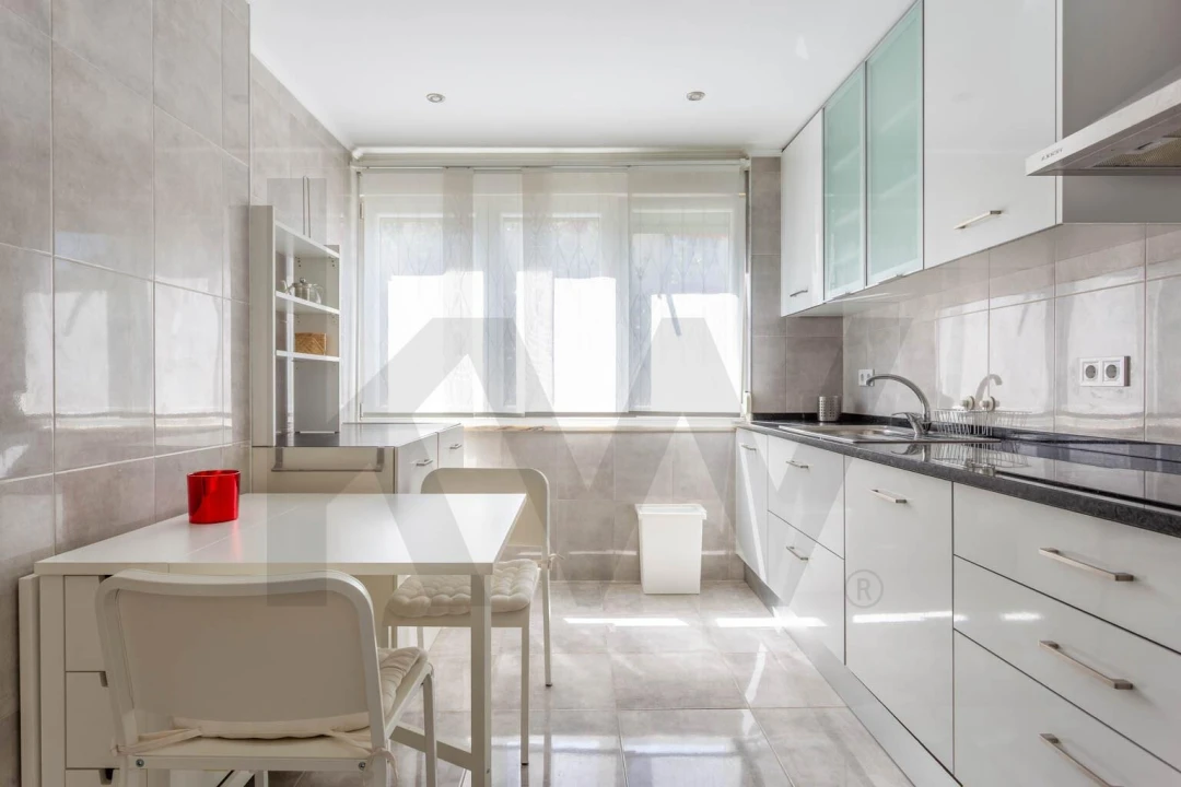 Apartamento T2 para Venda em Santo António dos Cavaleiros e Frielas Foto 6