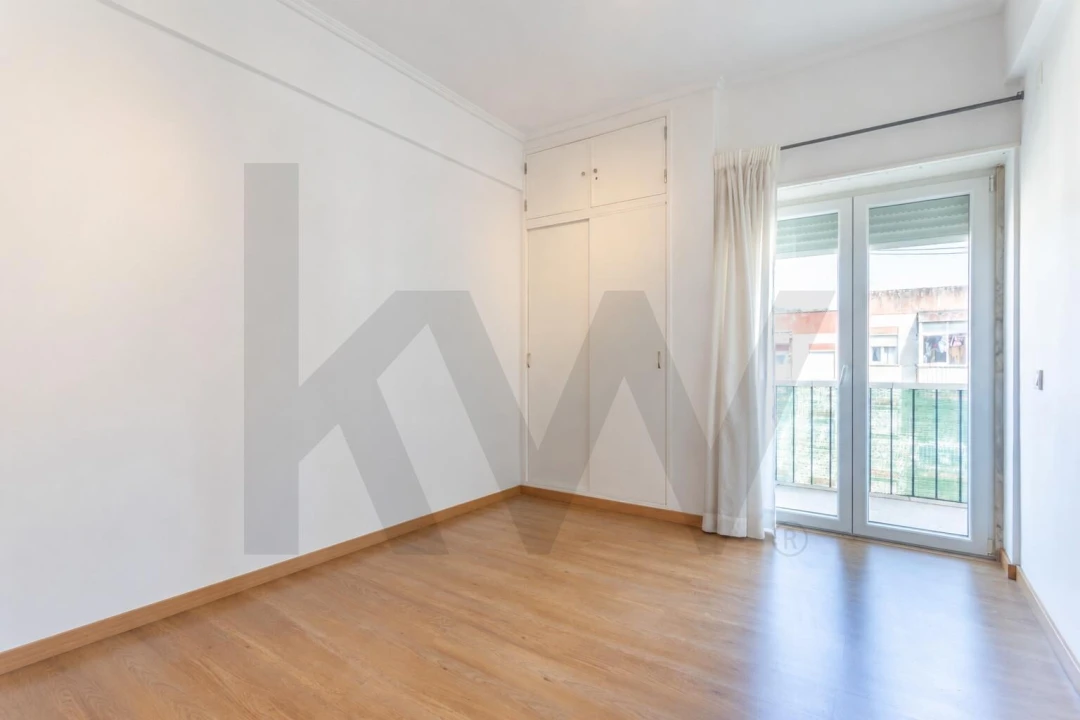 Apartamento T2 para Venda em Santo António dos Cavaleiros e Frielas Foto 11