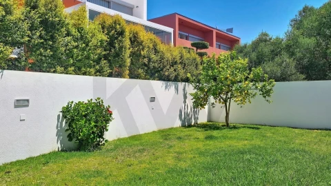 Moradia T4 para Venda em Alcabideche