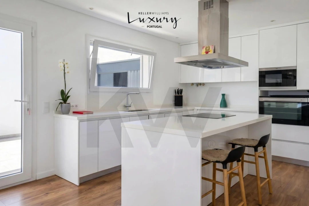 Moradia T4 para Venda em Alcabideche Foto 13