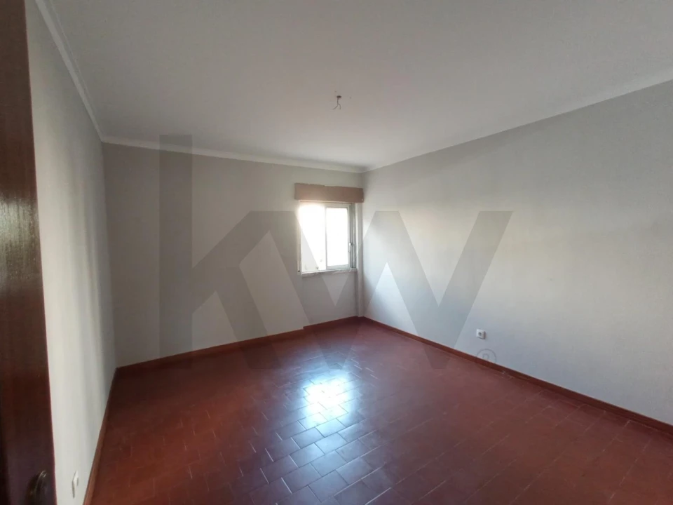 Apartamento T3 para Venda em Carregado e Cadafais Foto 1