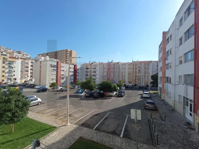 Apartamento T3 para Venda em Carregado e Cadafais Foto 9