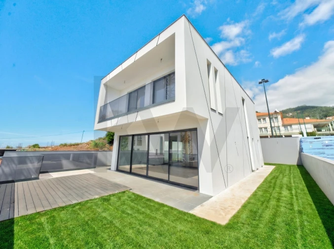 Moradia T2 para Venda em Caniço Foto 45