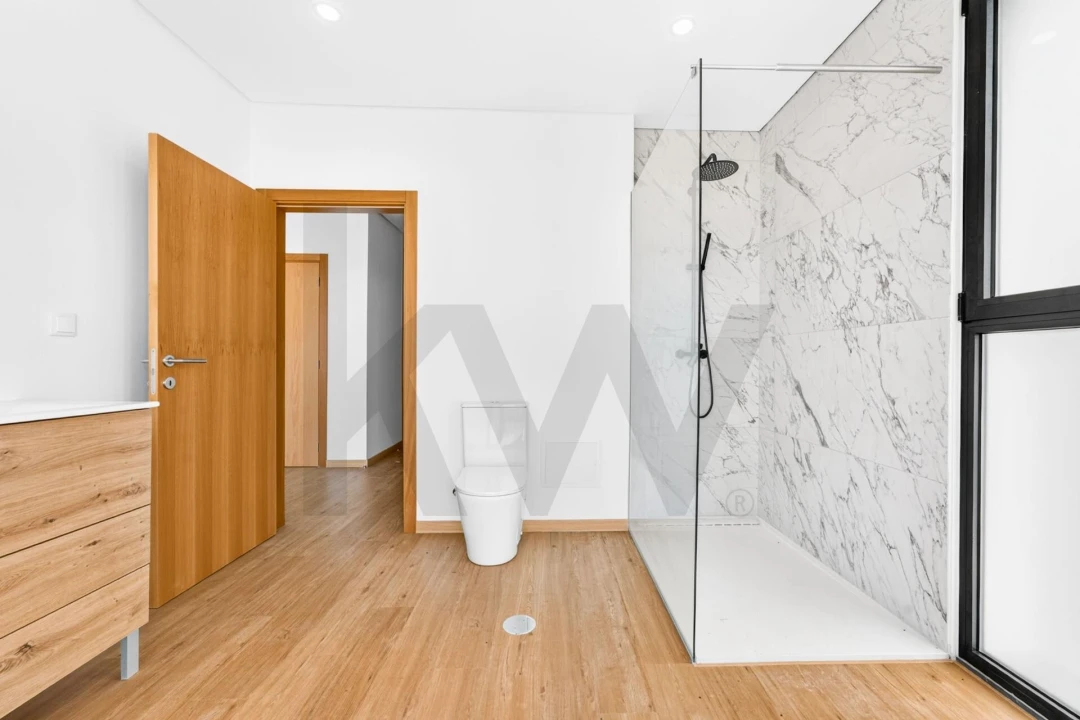 Moradia T2 para Venda em Caniço Foto 28