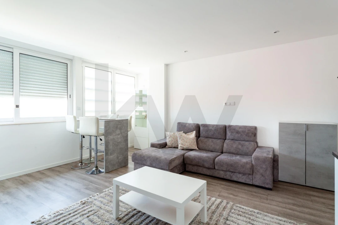 Apartamento T2 para Arrendamento em Alvalade Foto 4