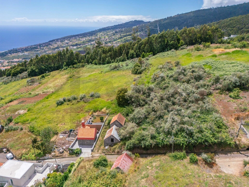 Terreno para Venda em Arco da Calheta Foto 2
