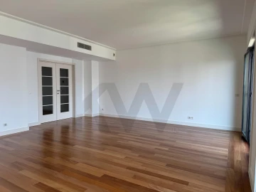 Apartamento T4 para Arrendamento em Estrela
