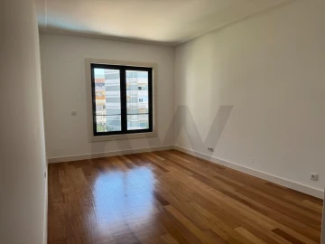 Apartamento T4 para Arrendamento em Estrela