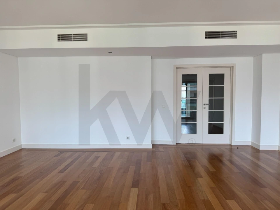 Apartamento T4 para Arrendamento em Estrela Foto 7