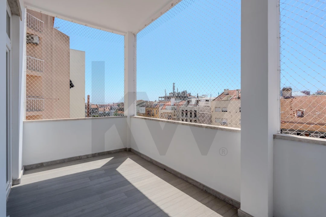 Apartamento T4 para Venda em Arroios Foto 13