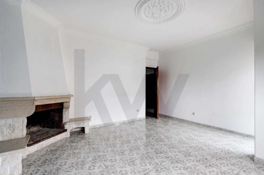 Apartamento T3 para Venda em Queluz e Belas Foto 5