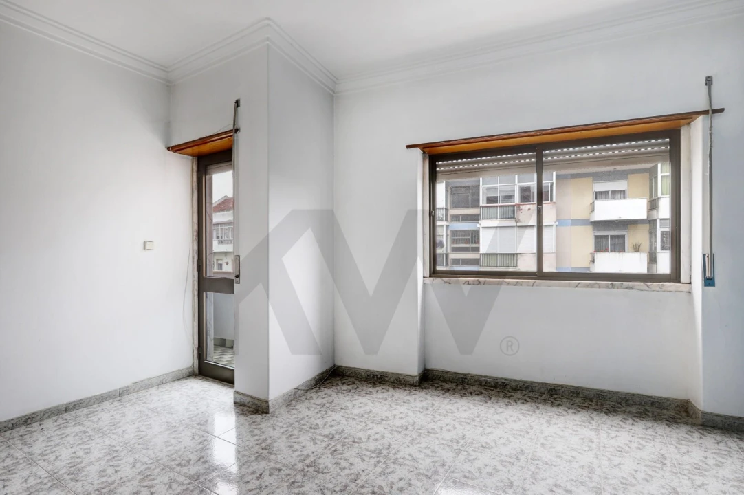 Apartamento T3 para Venda em Queluz e Belas Foto 1