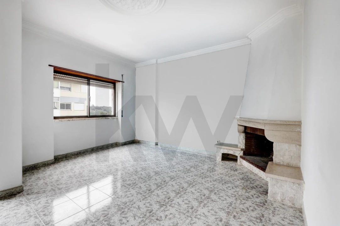 Apartamento T3 para Venda em Queluz e Belas Foto 3