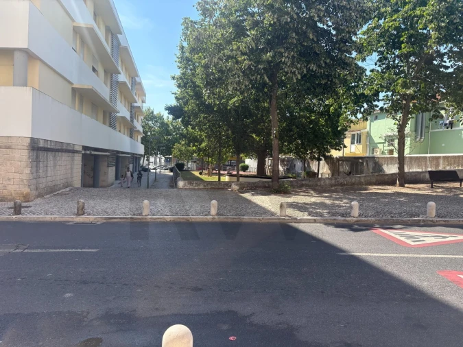 Loja para Venda em Cacém e São Marcos Foto 9