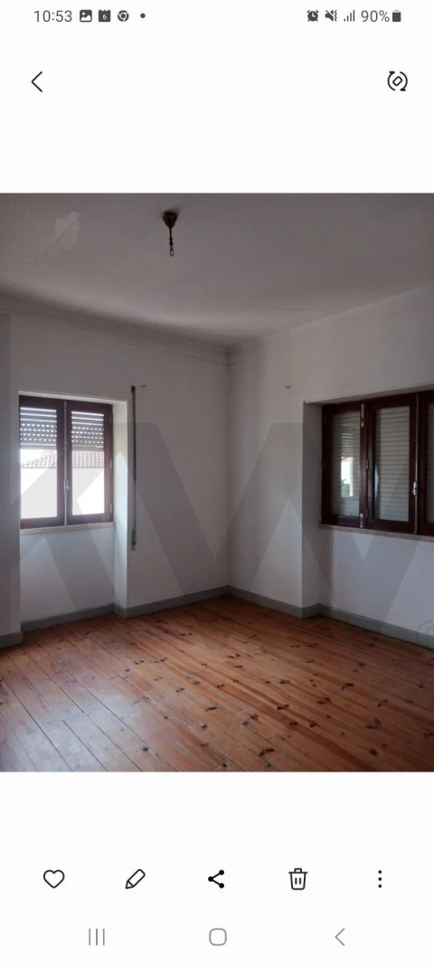 Moradia T4 para Venda em Eiras e São Paulo de Frades