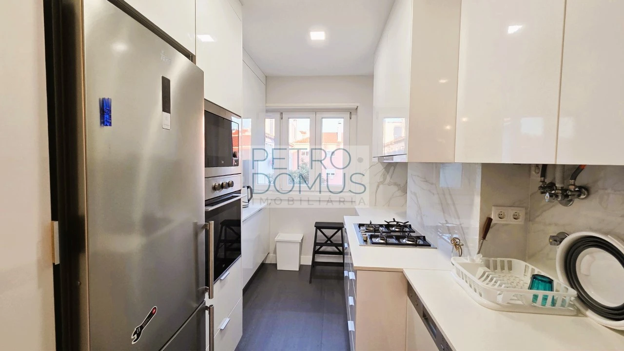 Apartamento T2 para Venda em Alvalade Foto 3