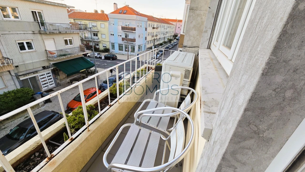 Apartamento T2 para Venda em Alvalade Foto 8