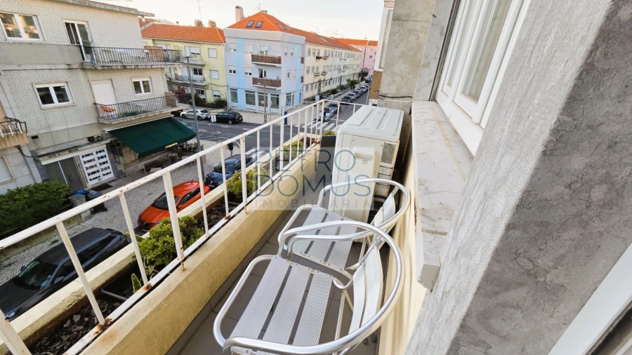 Apartamento T2 para Venda em Alvalade Foto 8