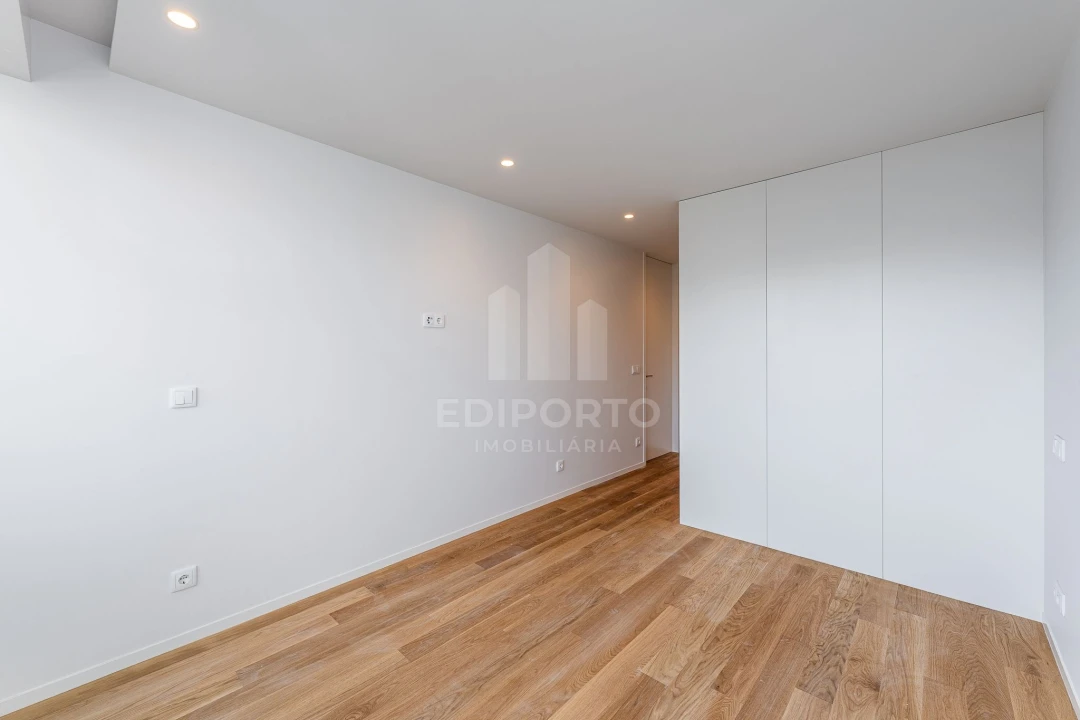 Apartamento T2 para Venda em Custoias Foto 33