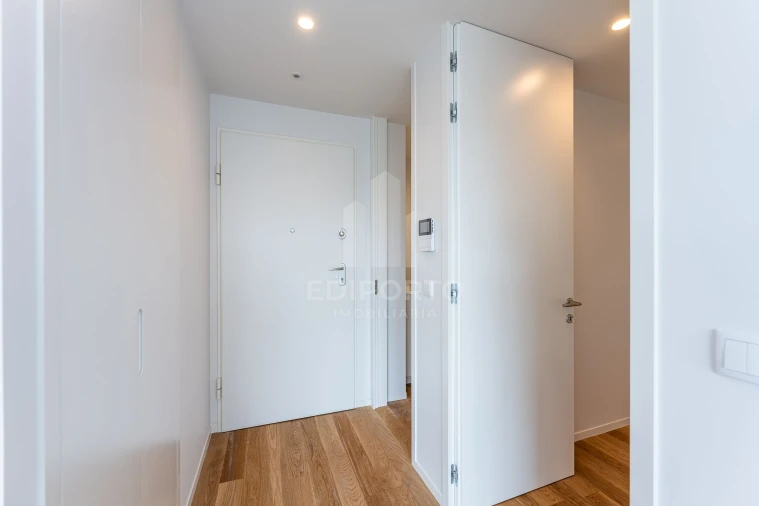 Apartamento T2 para Venda em Custoias Foto 3