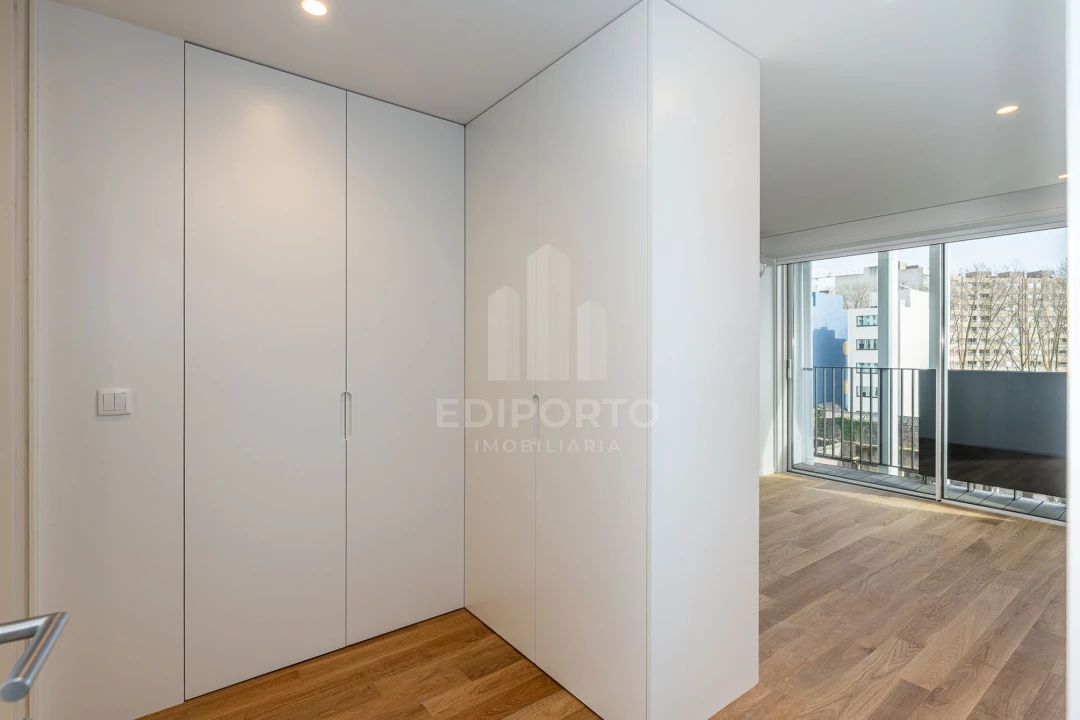 Apartamento T2 para Venda em Custoias Foto 29