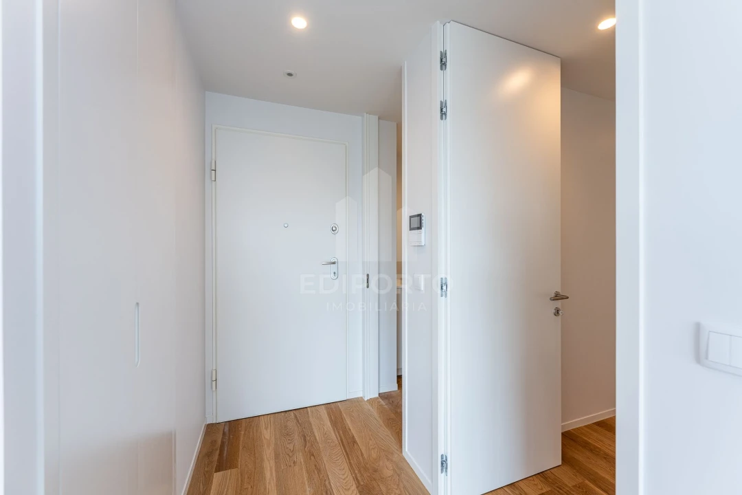 Apartamento T2 para Venda em Custoias Foto 3