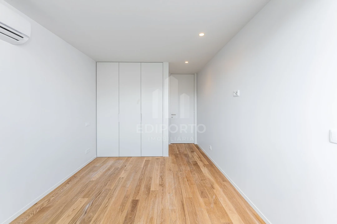 Apartamento T2 para Venda em Custoias Foto 23