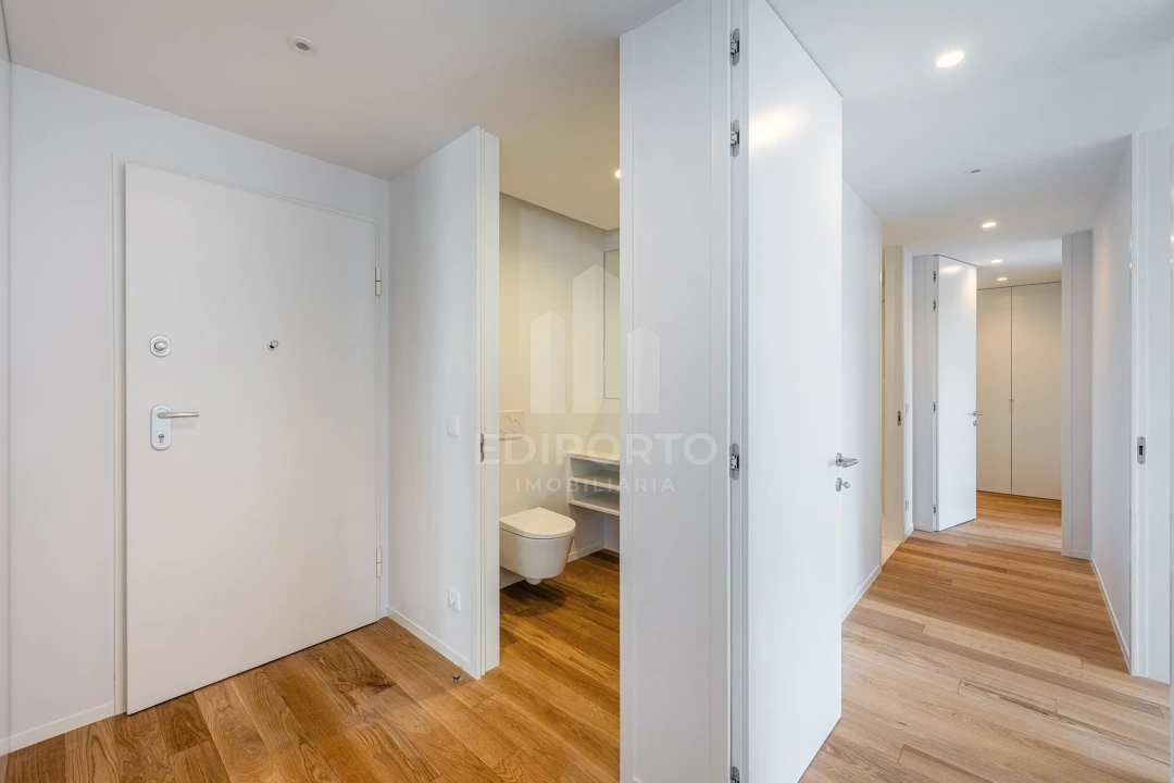 Apartamento T3 para Venda em Custoias Foto 3