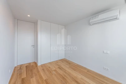 Apartamento T3 para Venda em Custoias
