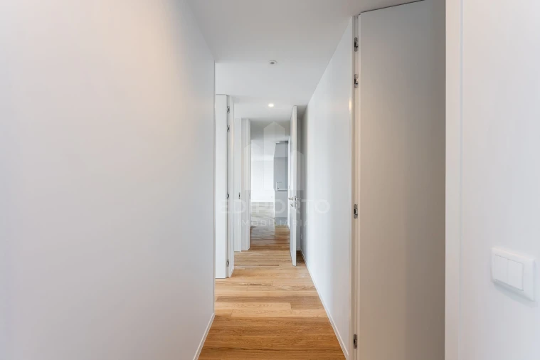 Apartamento T3 para Venda em Custoias Foto 11
