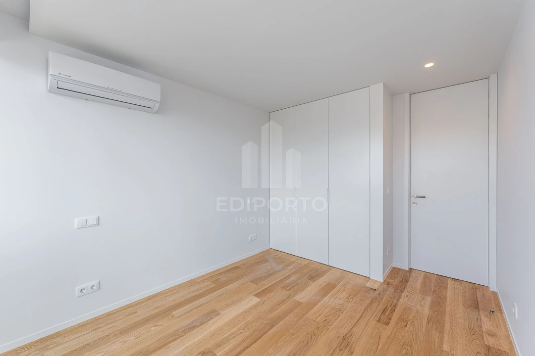 Apartamento T3 para Venda em Custoias Foto 13