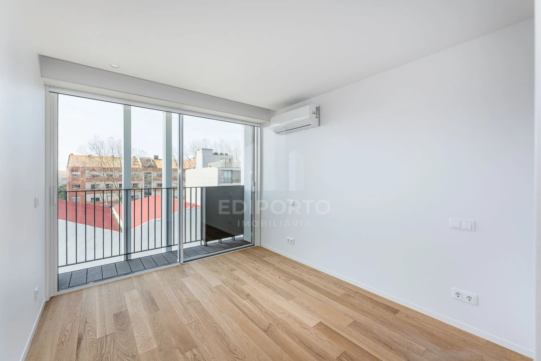Apartamento T3 para Venda em Custoias Foto 12