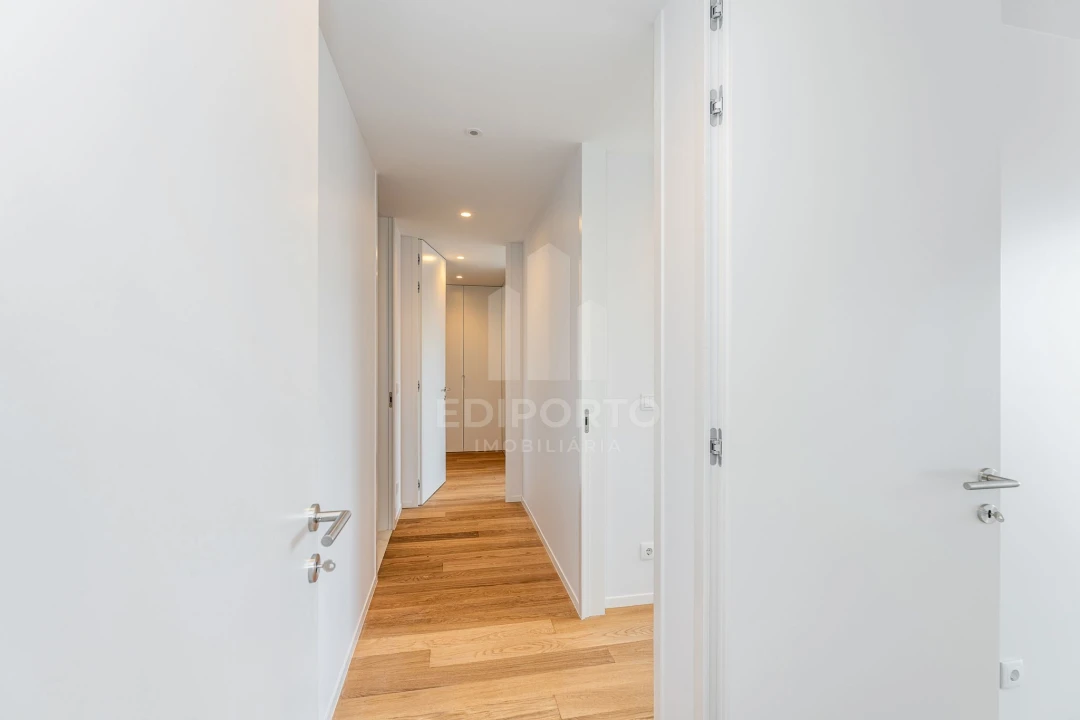 Apartamento T3 para Venda em Custoias Foto 10