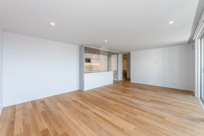 Apartamento T3 para Venda em Custoias